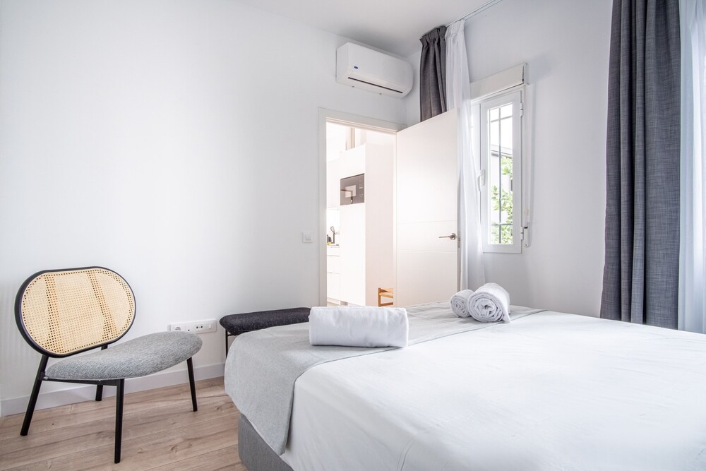 1 BEDROOM, APARTMENT, TERRACE