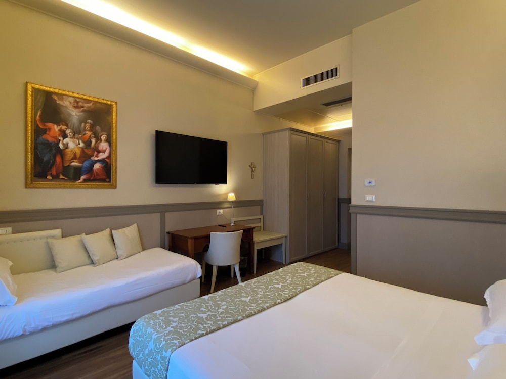 غرفة ديلوكس بسريرين منفصلين بإطلالة على الحديقة، Basilica Hotel 9/10