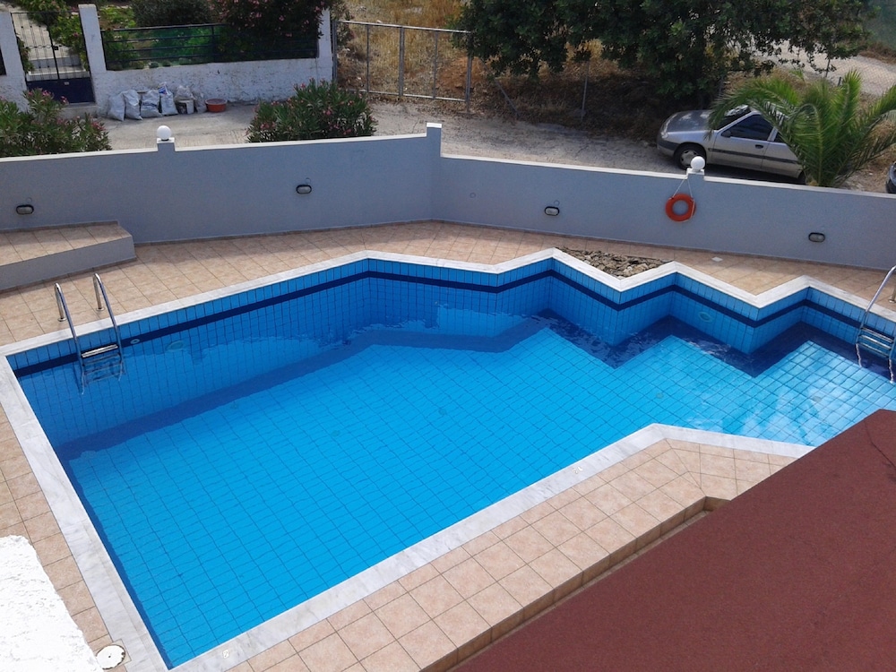 Remi Studios Apartments 23/39