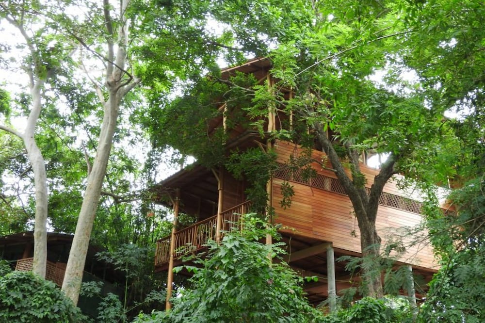 Riverside Cabana Yala 44/50