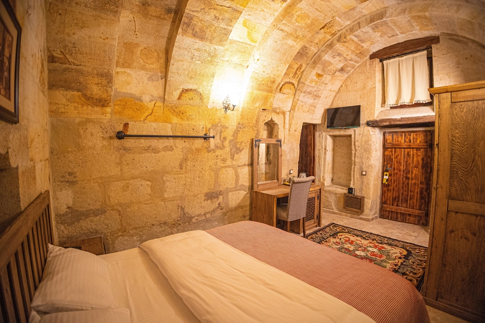 Pietra Cave Suites 23/49