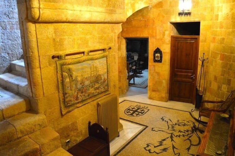 Medieval Villa 23/46