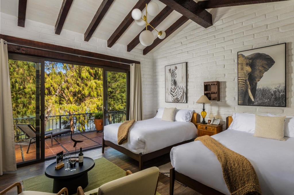 Cabana, Double Bed
