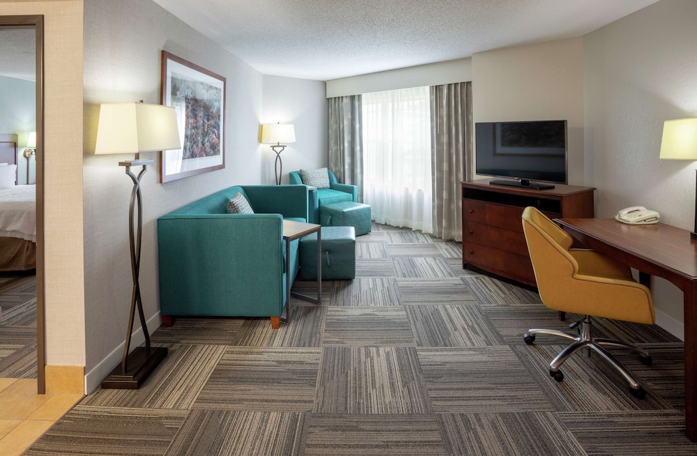 Hampton Inn Duluth Canal Park 40/77