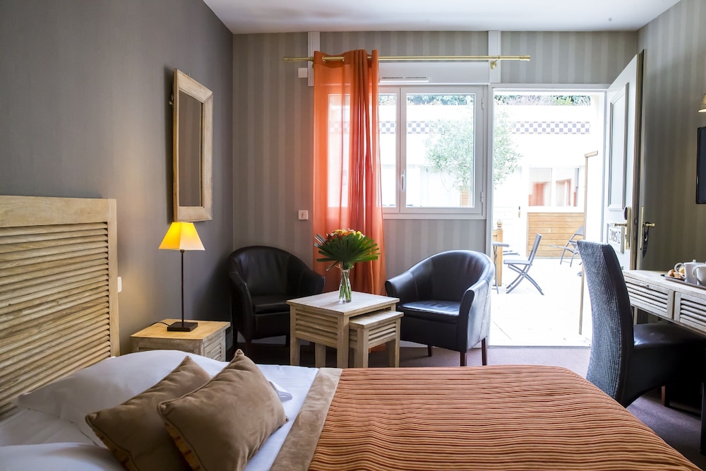 Qualys Hotel Almoria 60/75