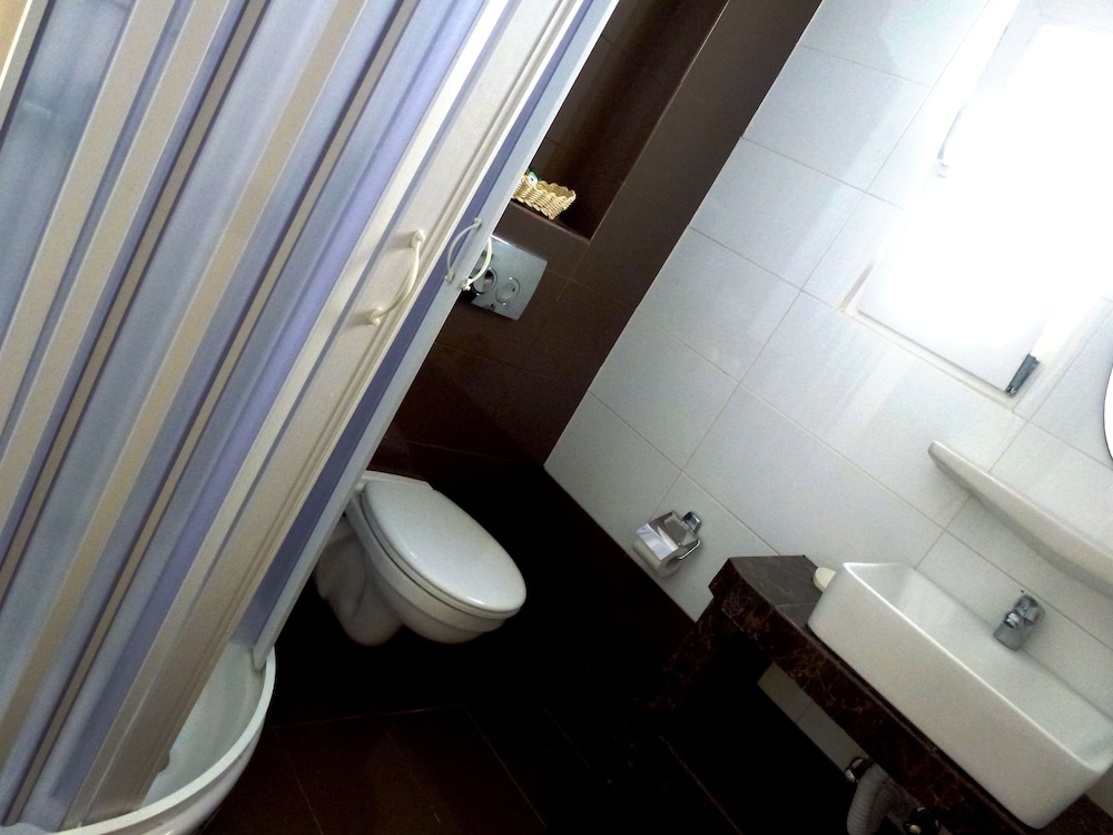 Atalos Suites 46/50
