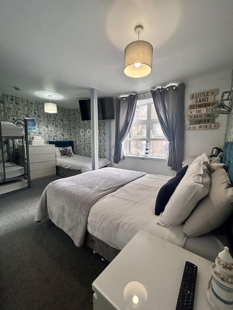 The Sandford Promenade Hotel 24/42