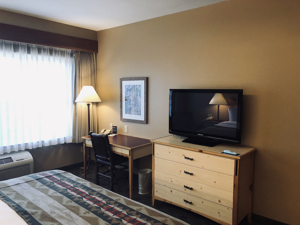 Heathman Lodge 18/48