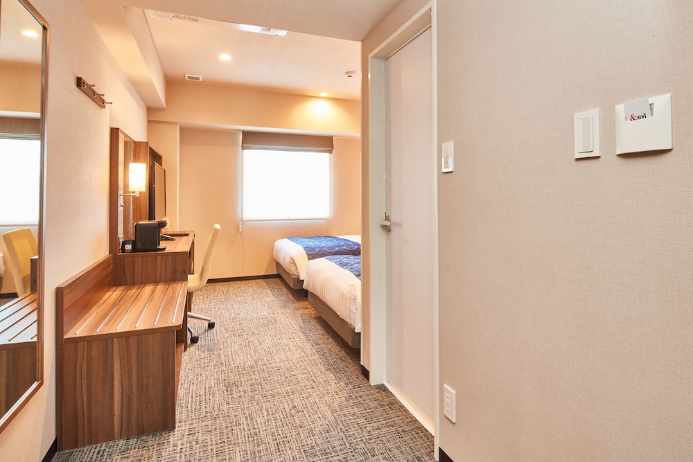And Comfy Hotel Kumamotojo View 50/50