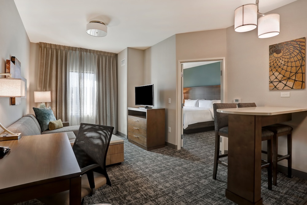 Staybridge Suites Overland Park - Kansas City S 38/69