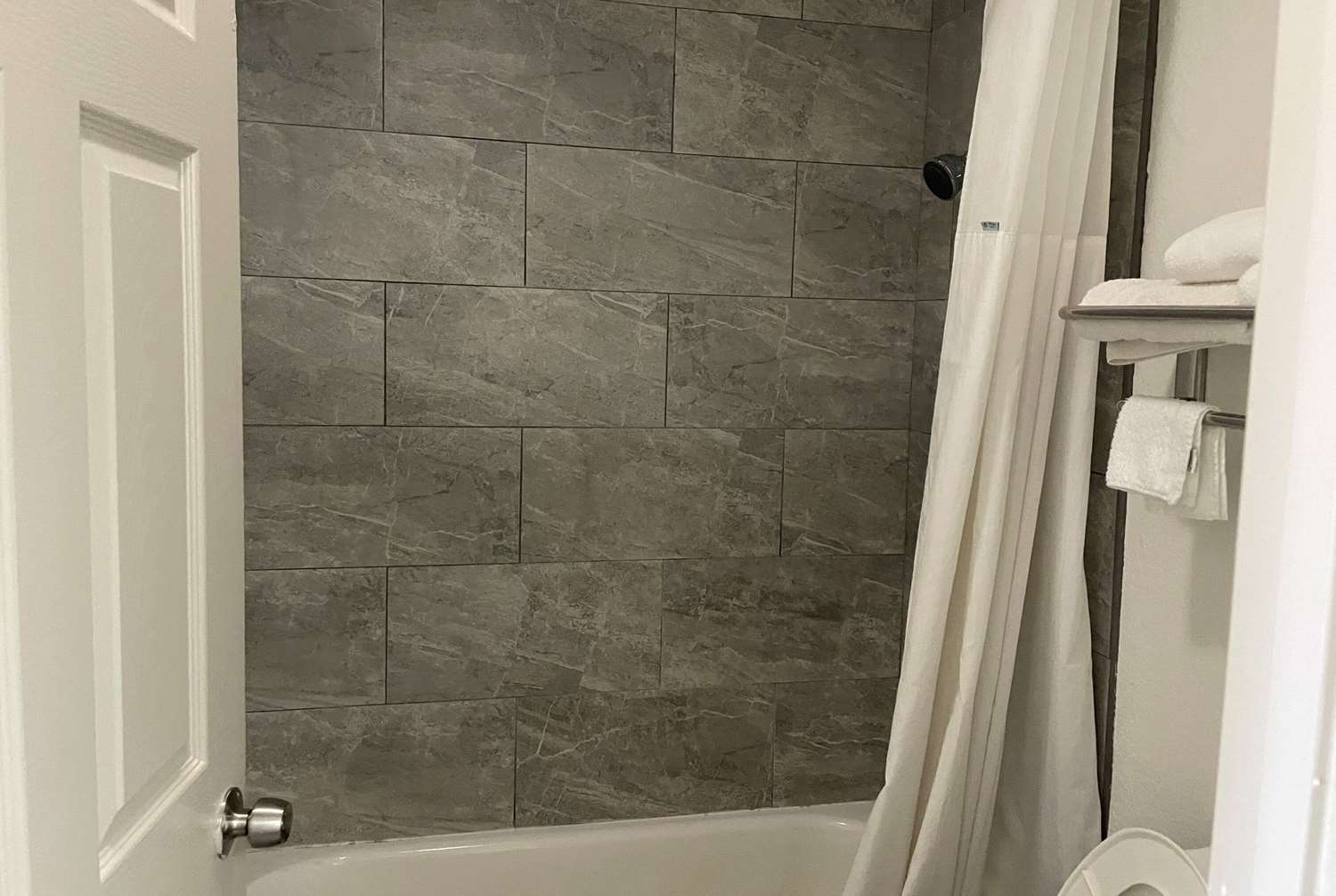 Days Inn by Wyndham San Antonio Southeast/Frost Bank Center 16/16