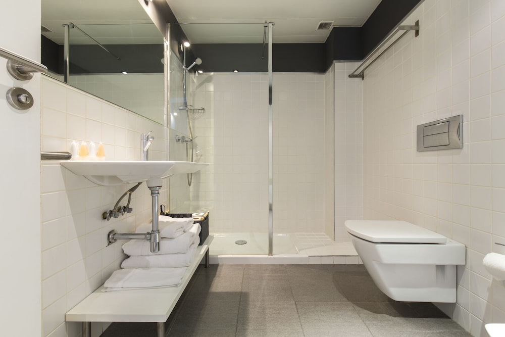 Comet Suites Elvira 57/62