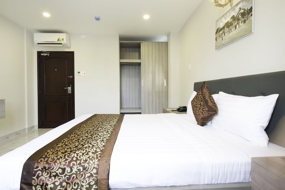 Green Star Hotel 17/64