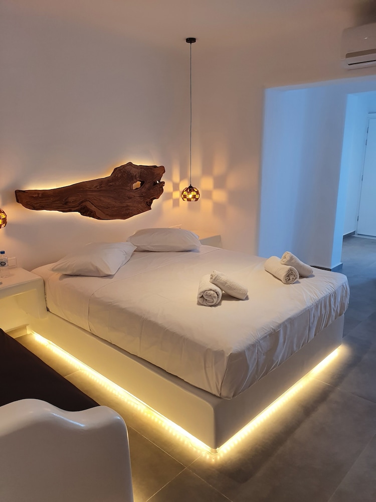 Eternal Suites 6/41