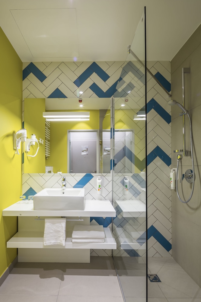Ibis Styles Lviv Center 50/50