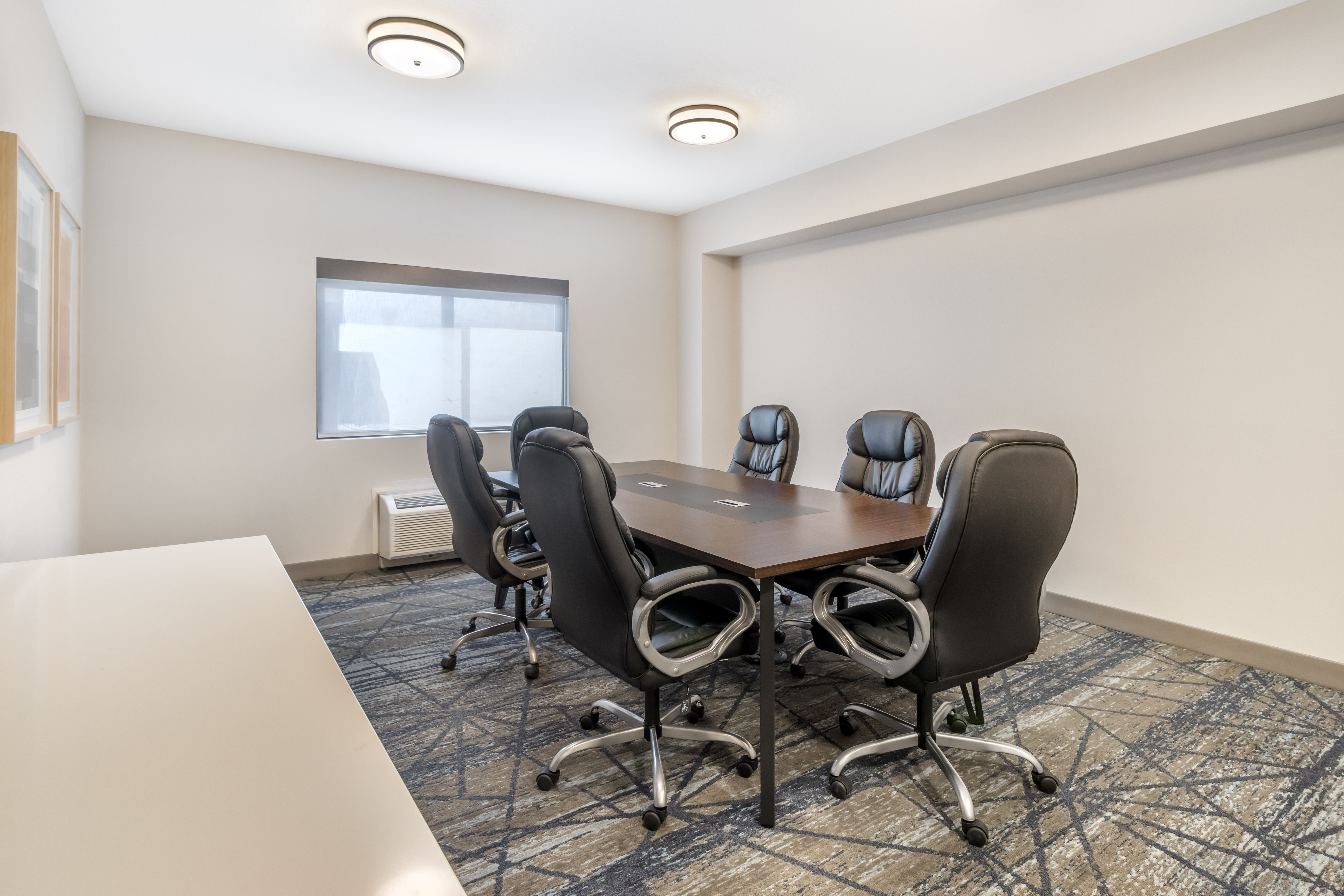 Holiday Inn Express Fallon 67/81