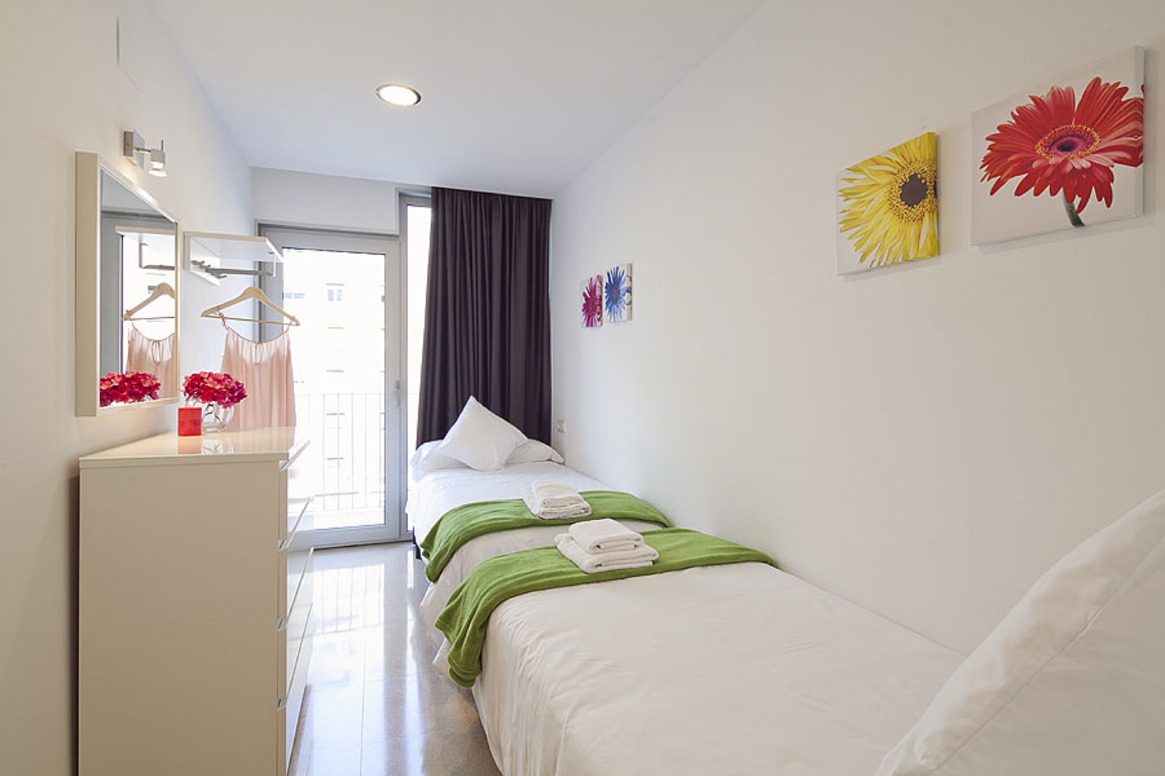 Charmsuites Paralel 8/25