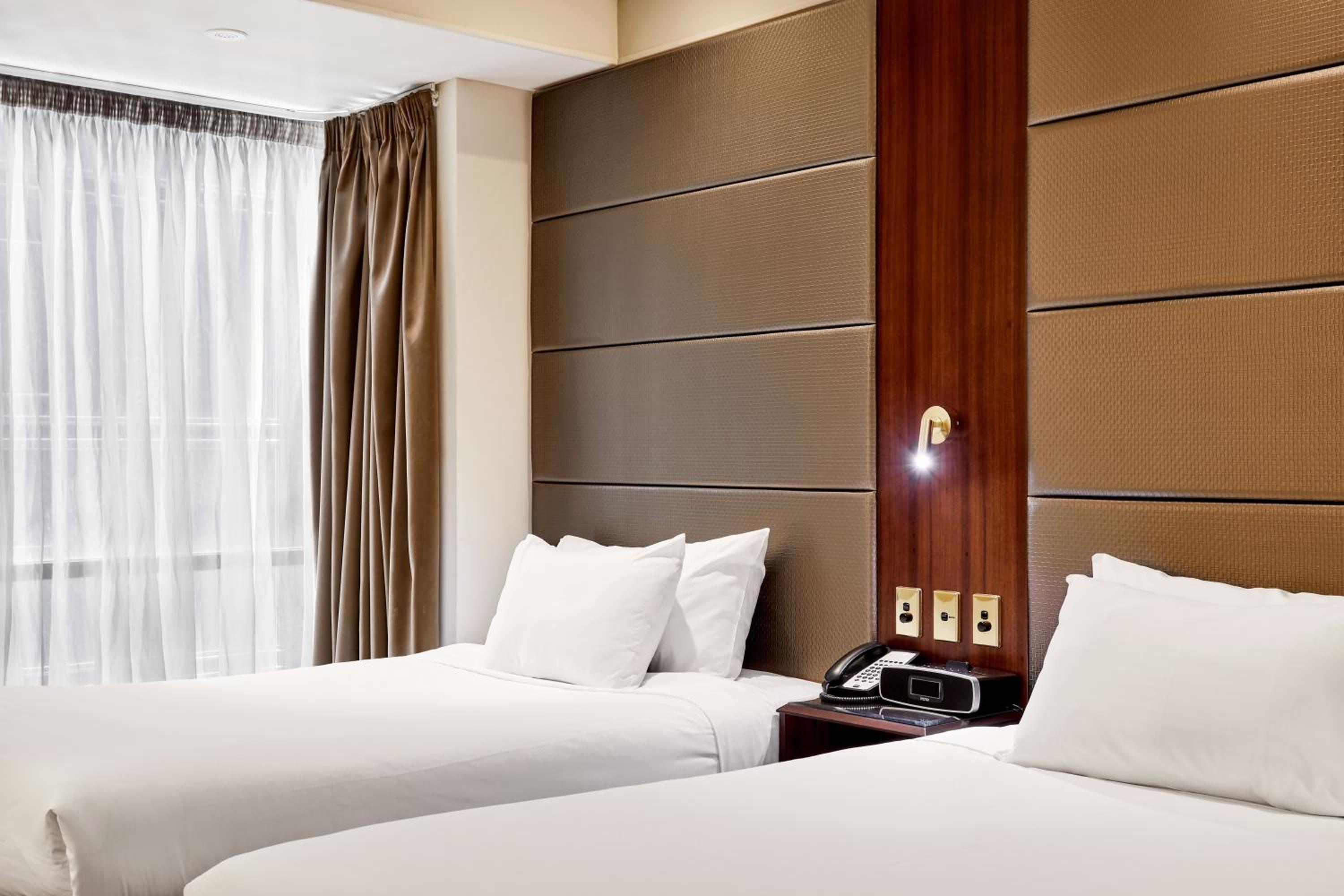 1 Bedroom, Suite, Twin Beds