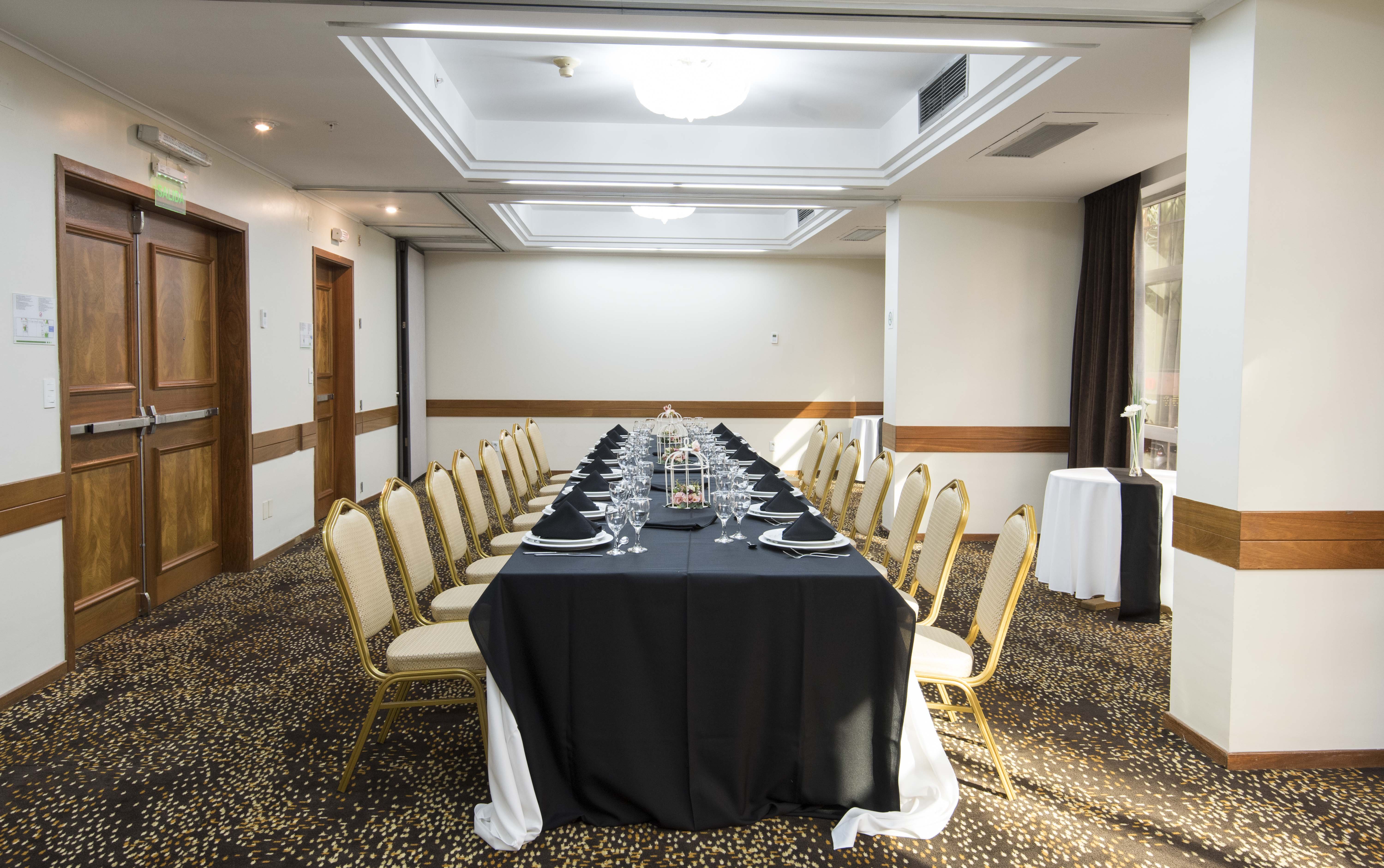 Holiday Inn Montevideo 75/81