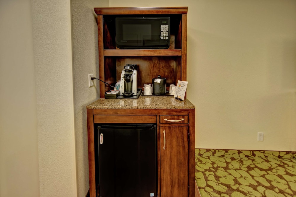 Hilton Garden Inn Memphis Wolfchase Galleria 17/50