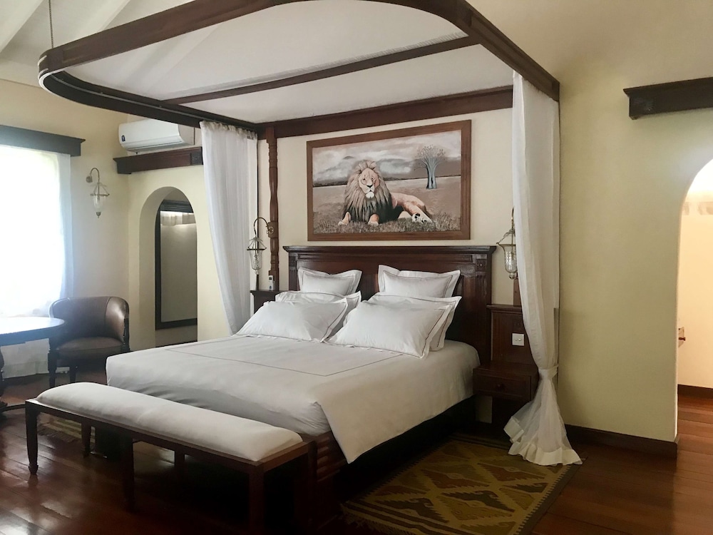 Ocean Beach Resort & Spa 26/81