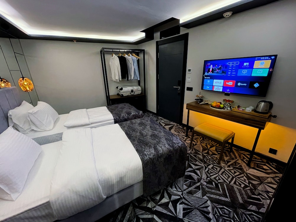 Room at Weingart Hotel, ISTANBUL