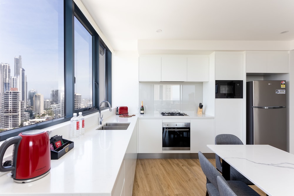 Ruby Gold Coast by CLLIX 55/63