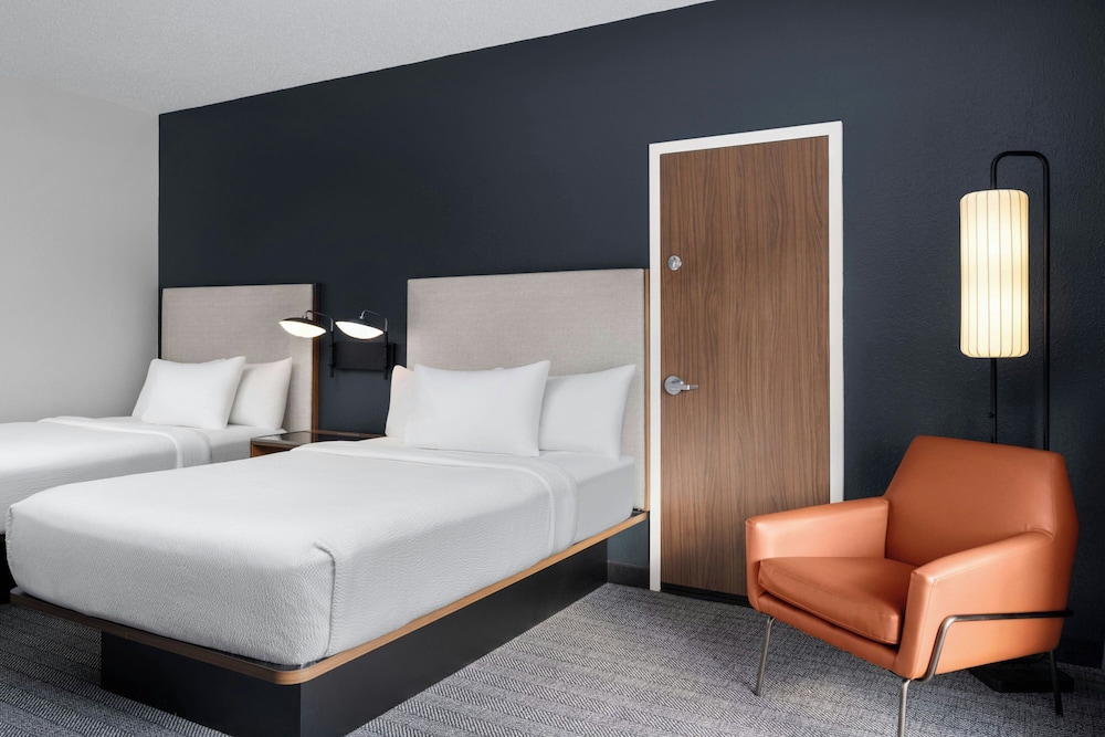 جناح بسريرين مزدوجين بغرفة نوم واحدة مع أريكة لذوي الإعاقة، Courtyard by Marriott Birmingham Hoover 2/6