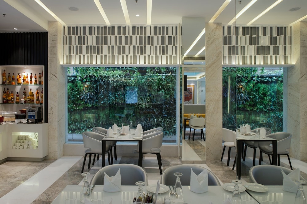 Eastin Residences Vadodara Apartment Hotel 28/35