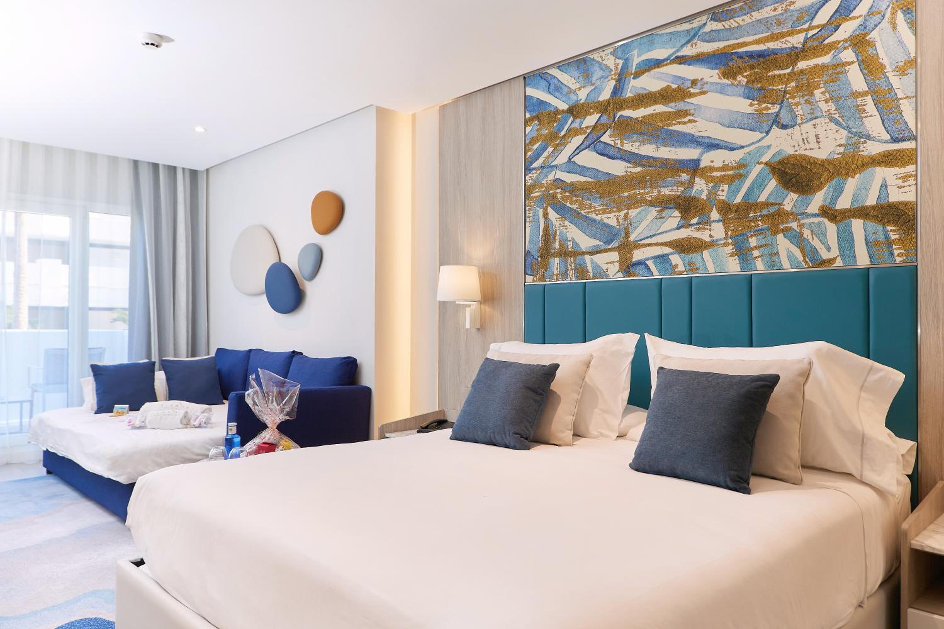 Premium, Deluxe, 1 Double and 1 Single Bed, Pool View