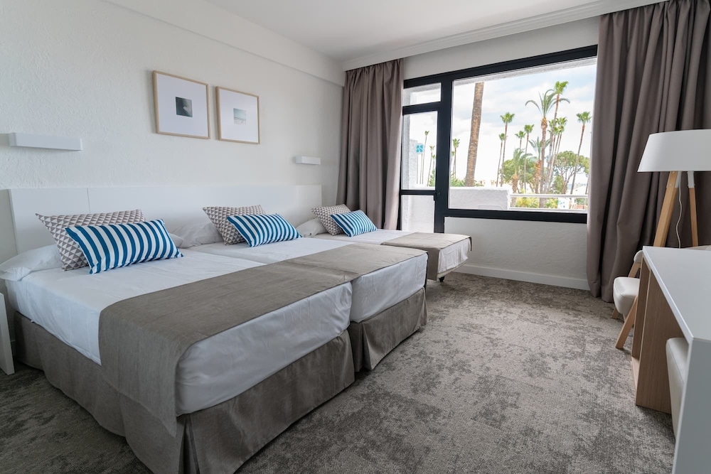 Room, Triple, 3 Beds, Sea View