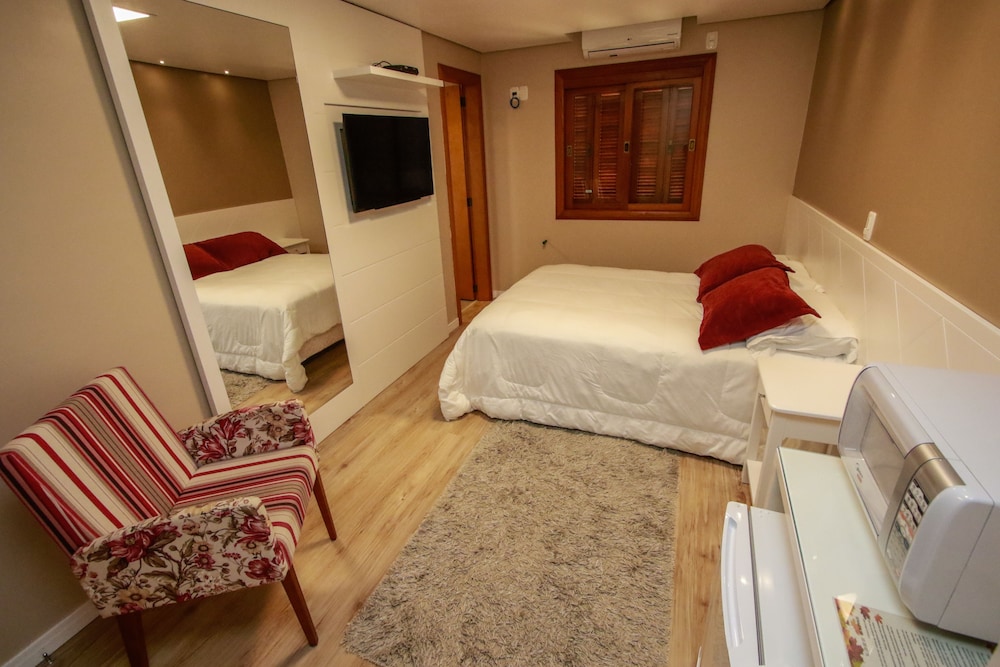 DELUXE, MULTIPLE BEDS