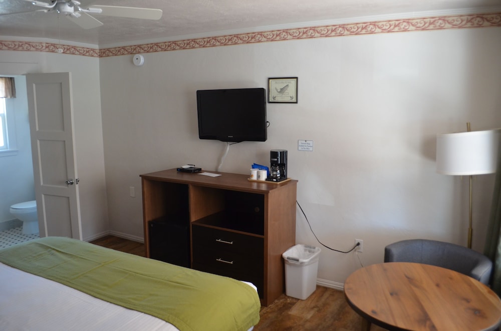 Silver Maple Inn and The Cain House Country Suites 9/19