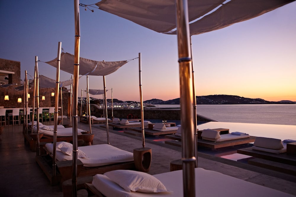 Cavo Tagoo Mykonos 46/50