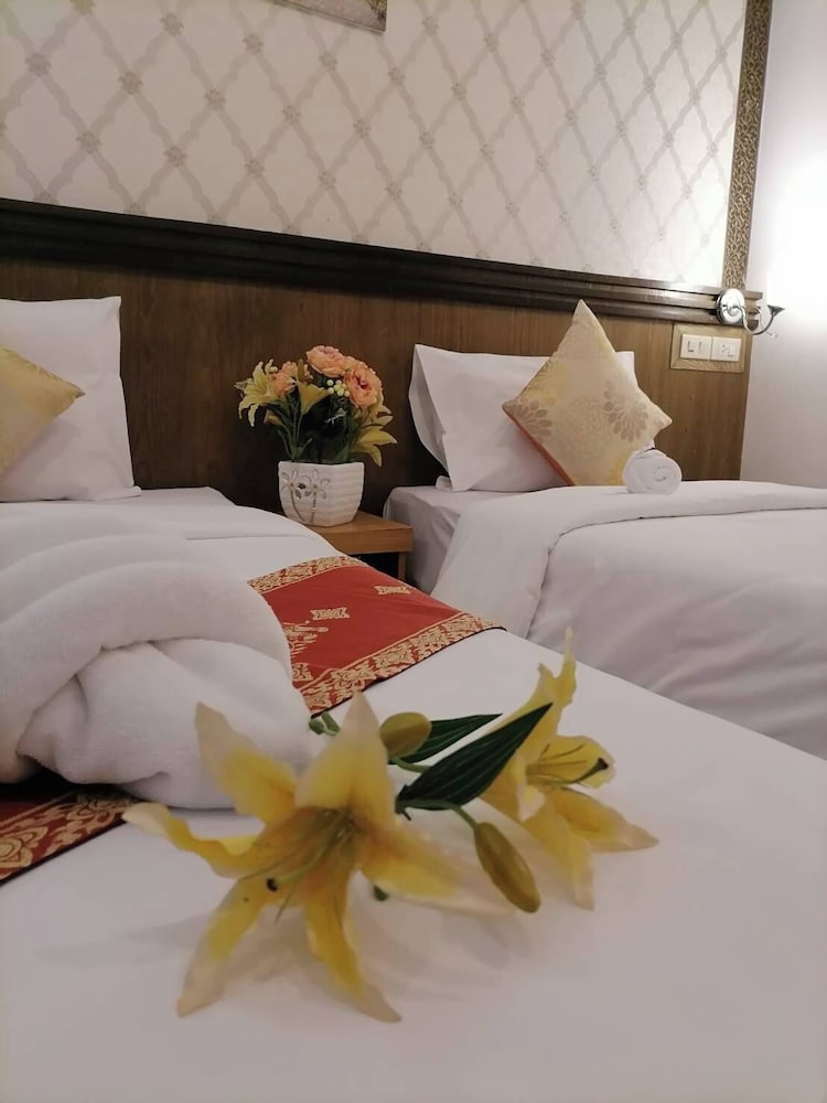 NJ PATONG HOTEL 25/53