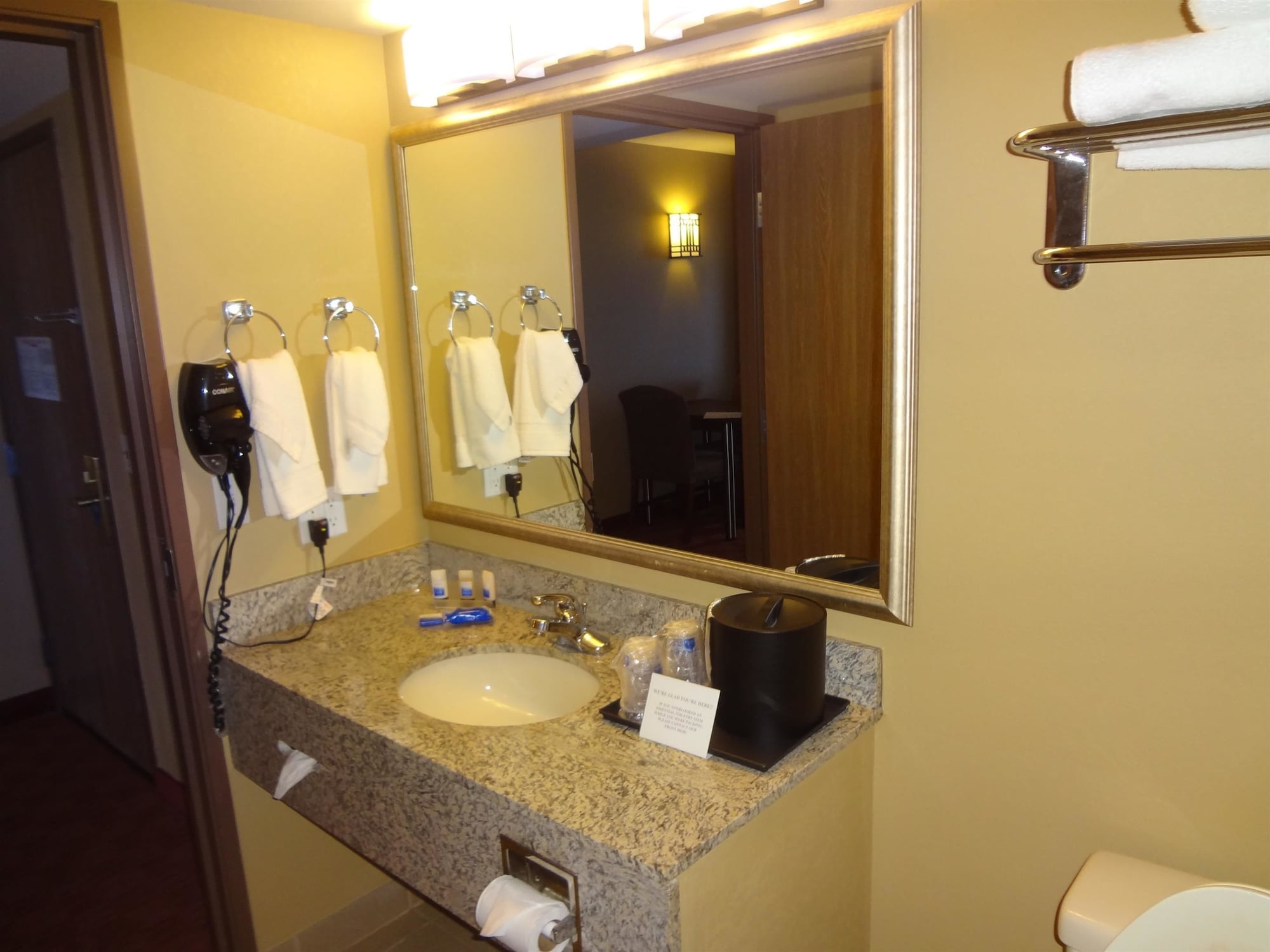 جناح بسرير كينج بحوض جاكوزي، Best Western Plus Woodland Hills Hotel Suites 8/9