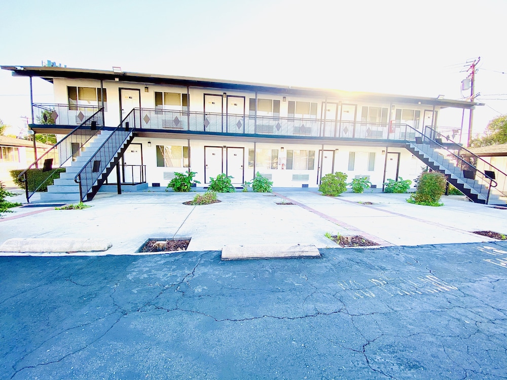 Casa Blanca Inn & Suites 1/67