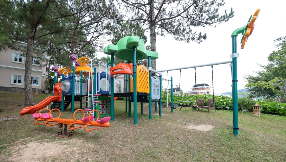 Dalat Edensee Lake Resort and Spa 37/45