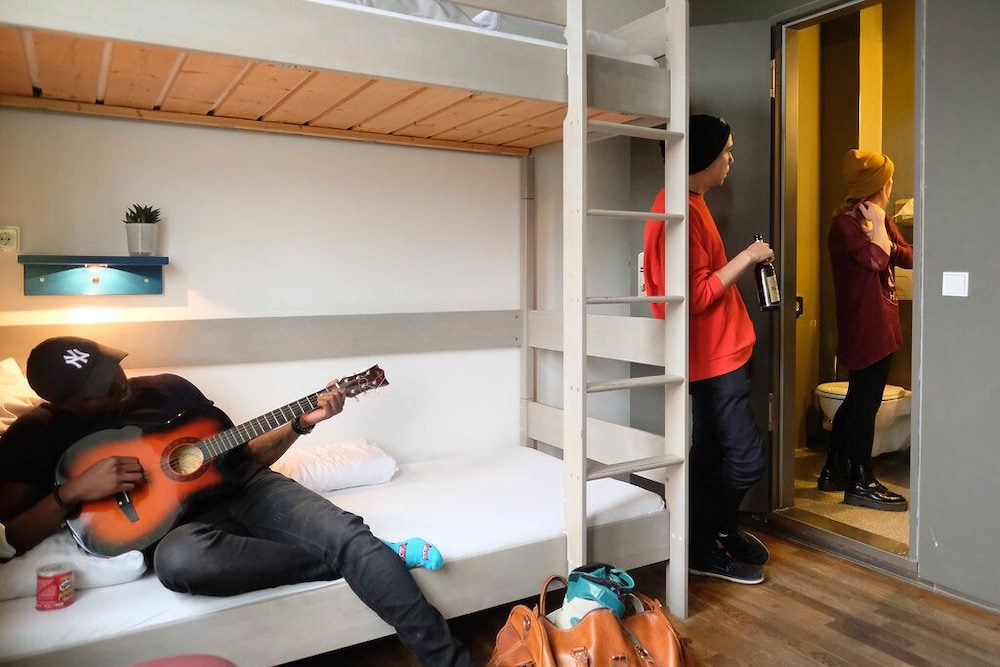 MIXED DORM, 4 BEDS