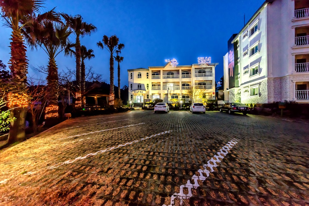Jungmun Jejuhue Pension 35/44
