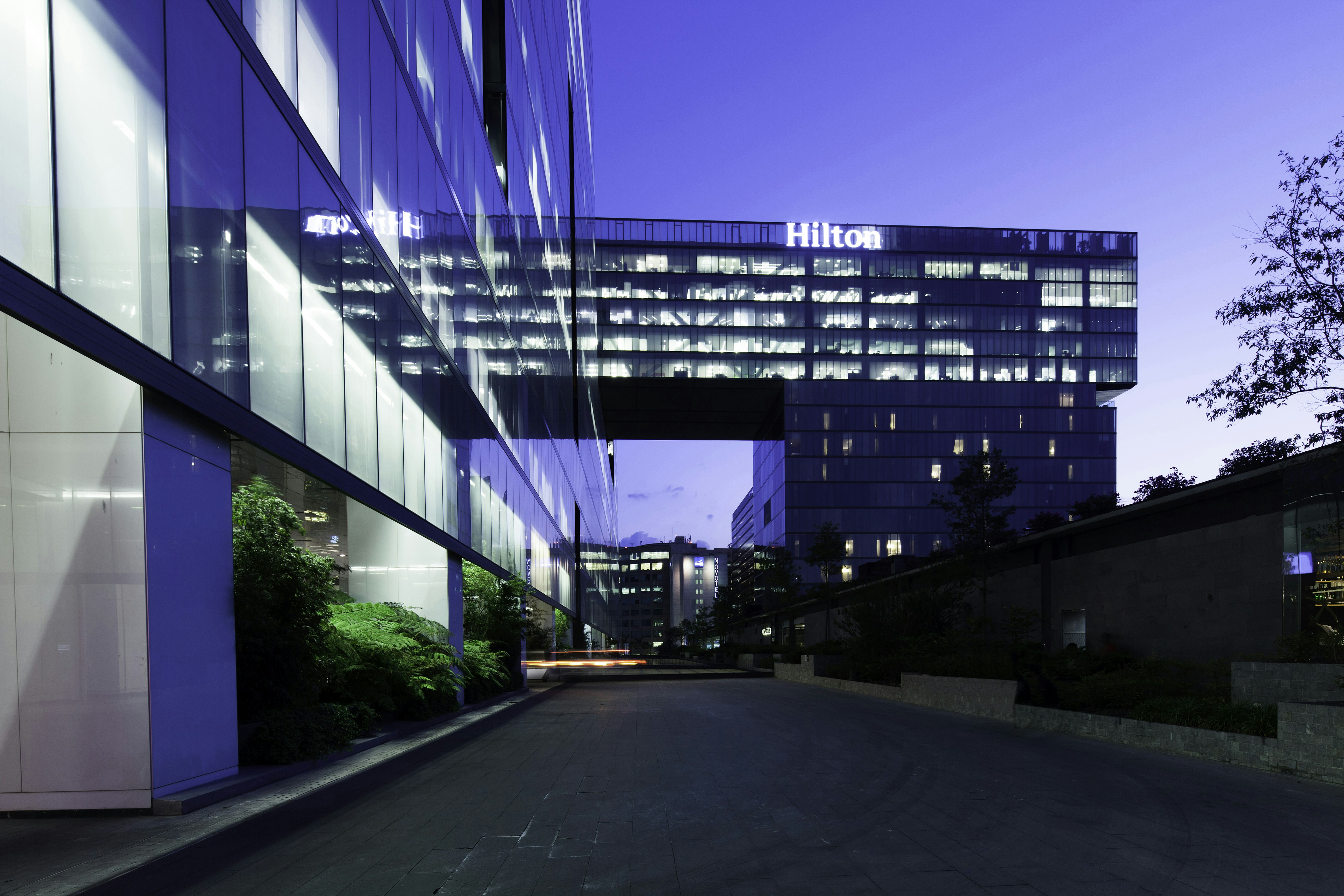 Hilton Mexico City Santa Fe 7/79