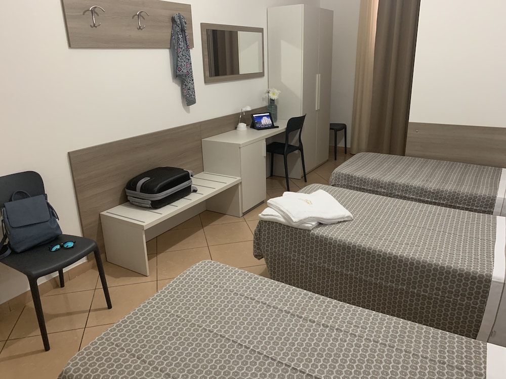 Hotel Siro 12/25