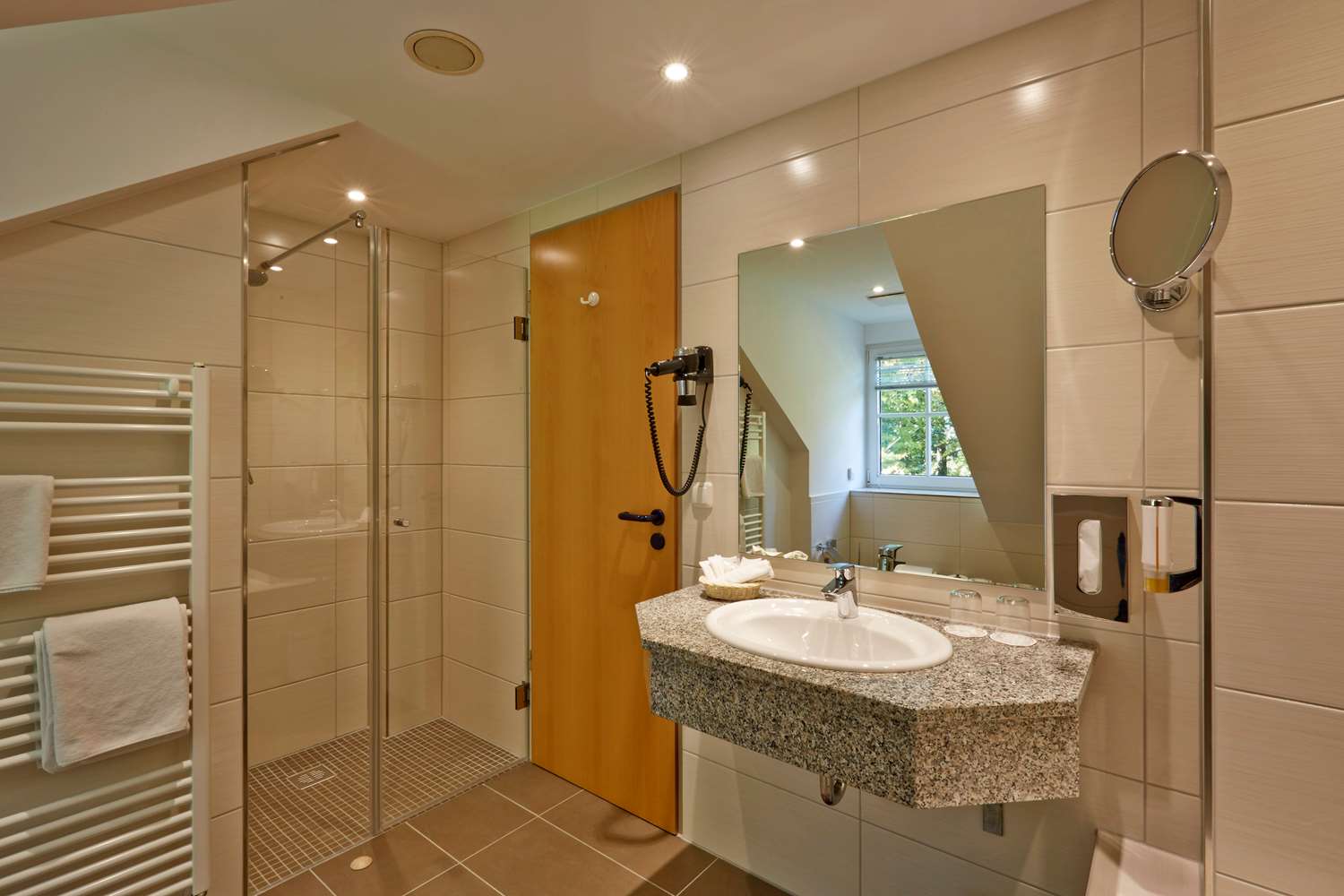 H+ Hotel & Spa Friedrichroda 69/71