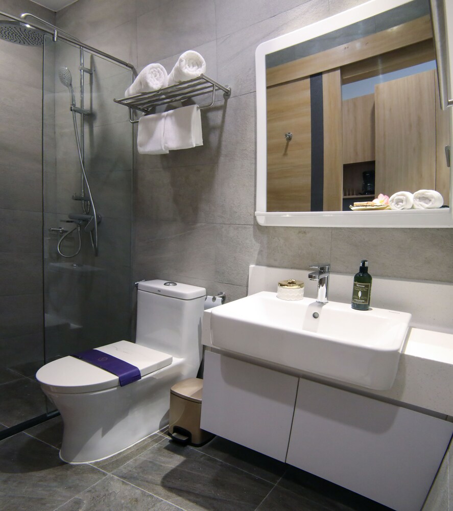 The View Serviced Residence 12/66
