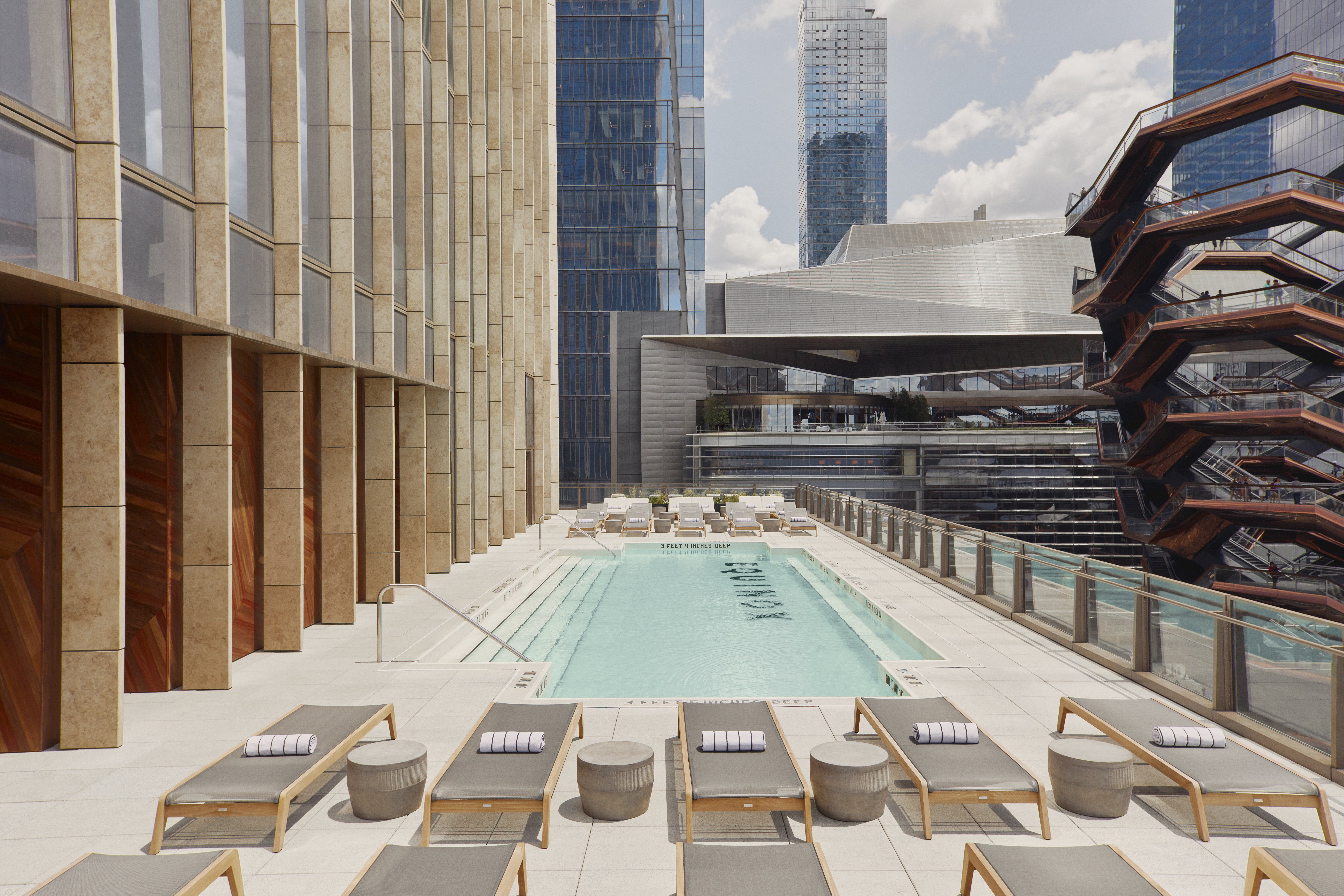 Equinox Hotel 42/78