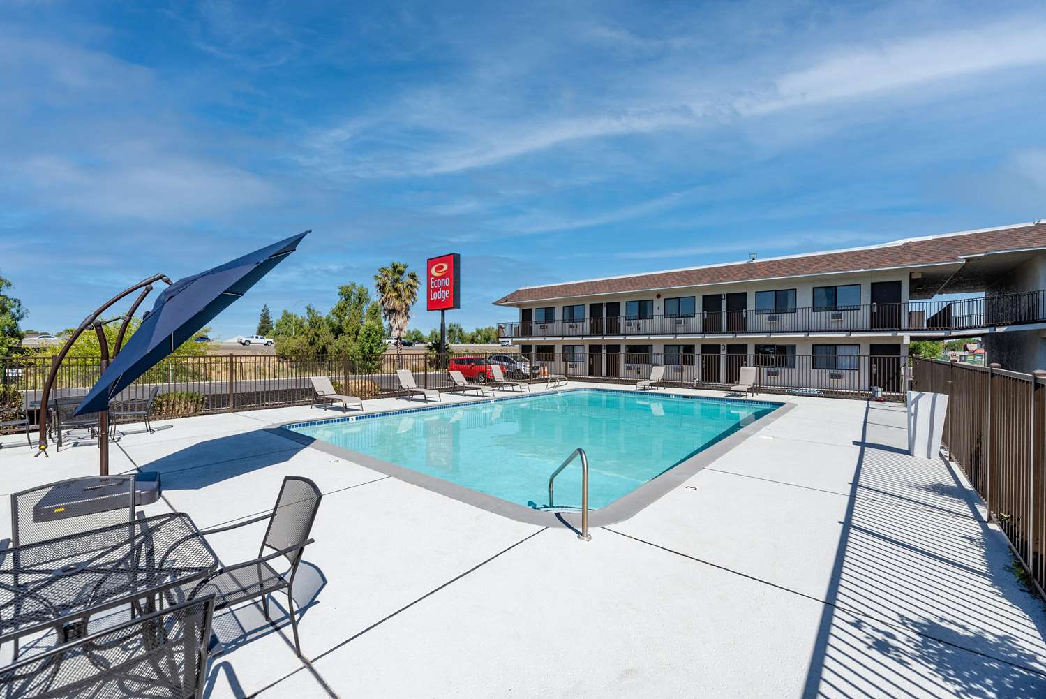Econo Lodge Stockton near I-5 Fairgrounds 21/21