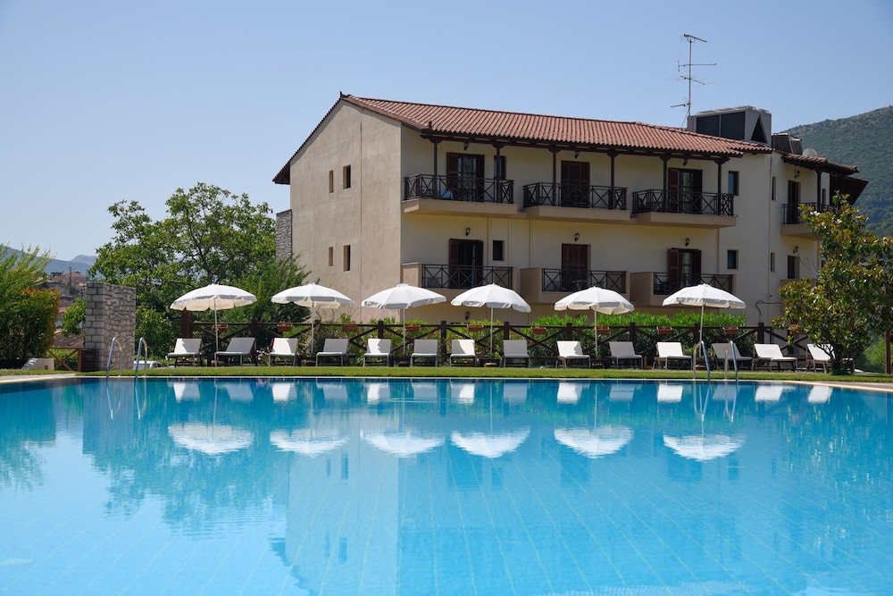 Mont Helmos Hotel 6/71