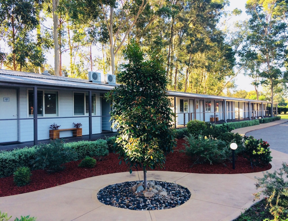 Nepean Shores Riverside Resort & Conference Centre 38/45
