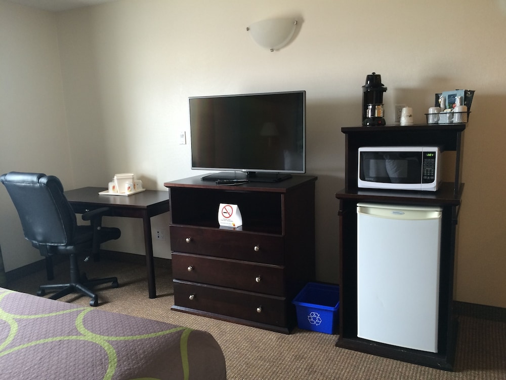 Super 8 by Wyndham Edson 23/25