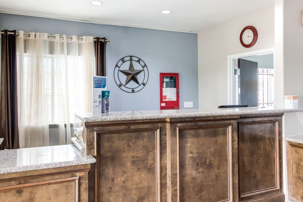 Rodeway Inn & Suites Port Arthur - Groves 8/23